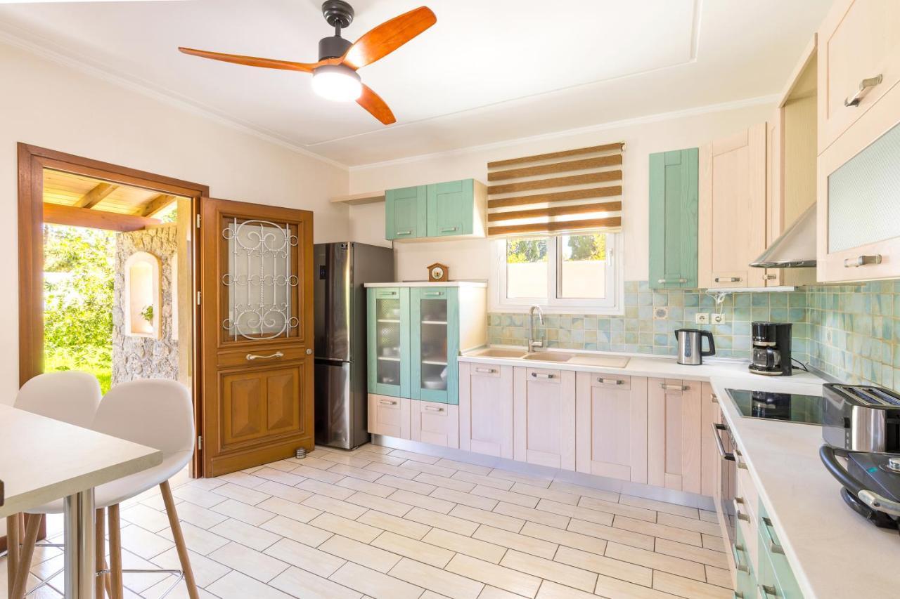 Villa St Nicholas House With Private Heated Pool Дассия Экстерьер фото