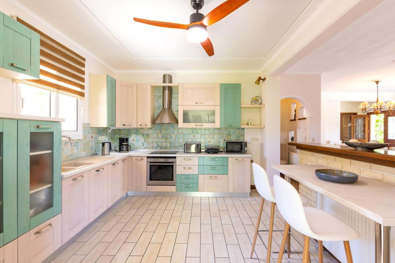 Villa St Nicholas House With Private Heated Pool Дассия Экстерьер фото