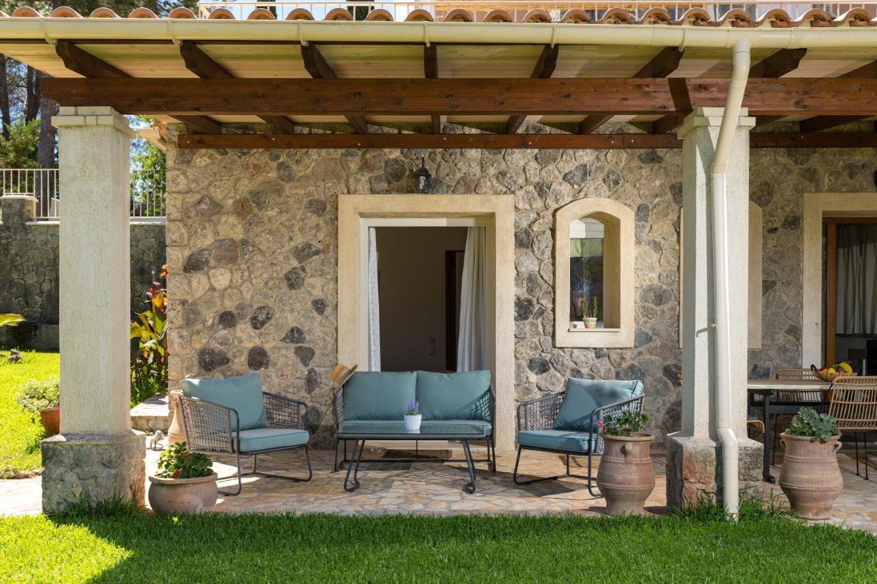 Villa St Nicholas House With Private Heated Pool Дассия Экстерьер фото