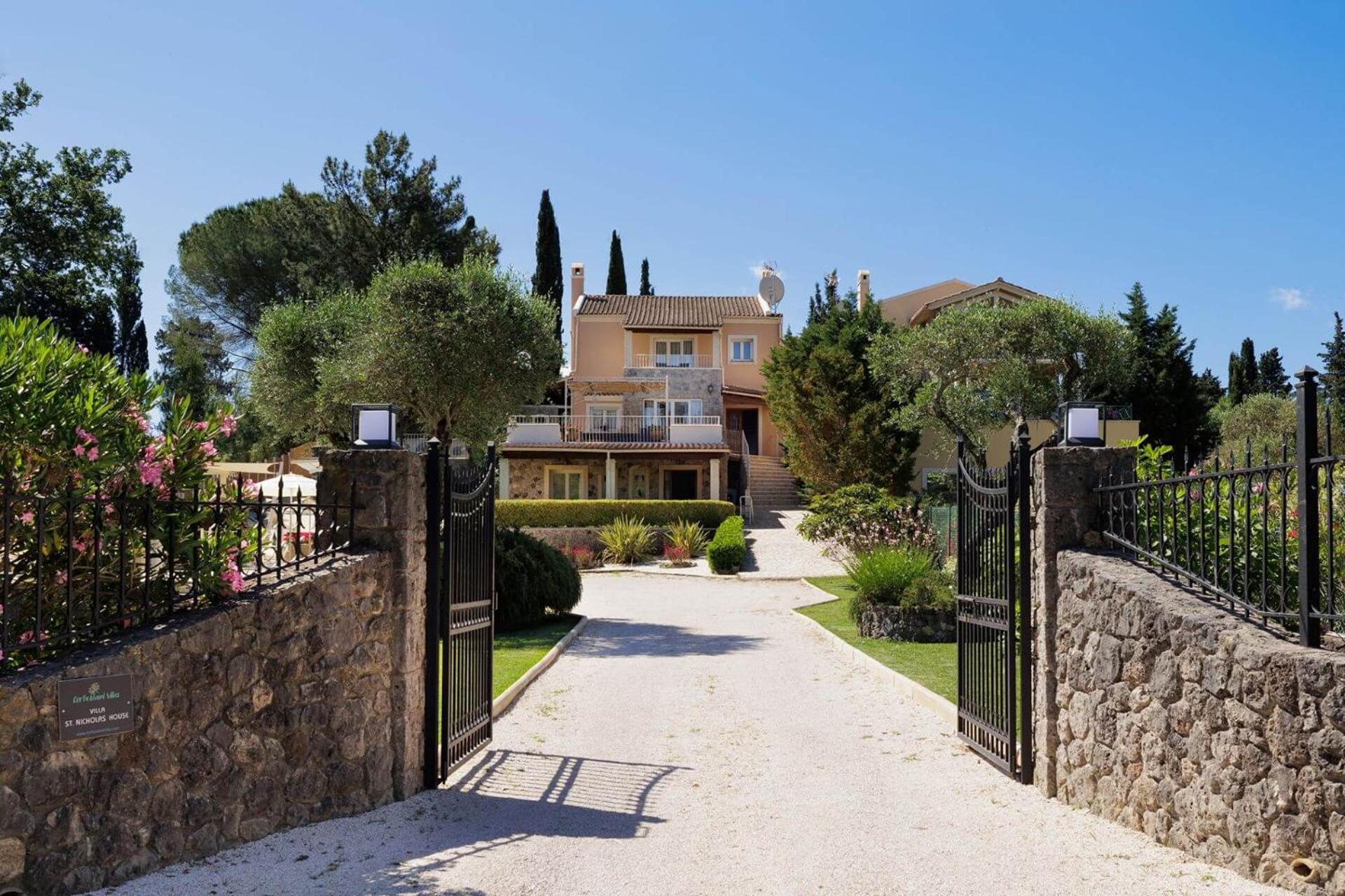 Villa St Nicholas House With Private Heated Pool Дассия Экстерьер фото